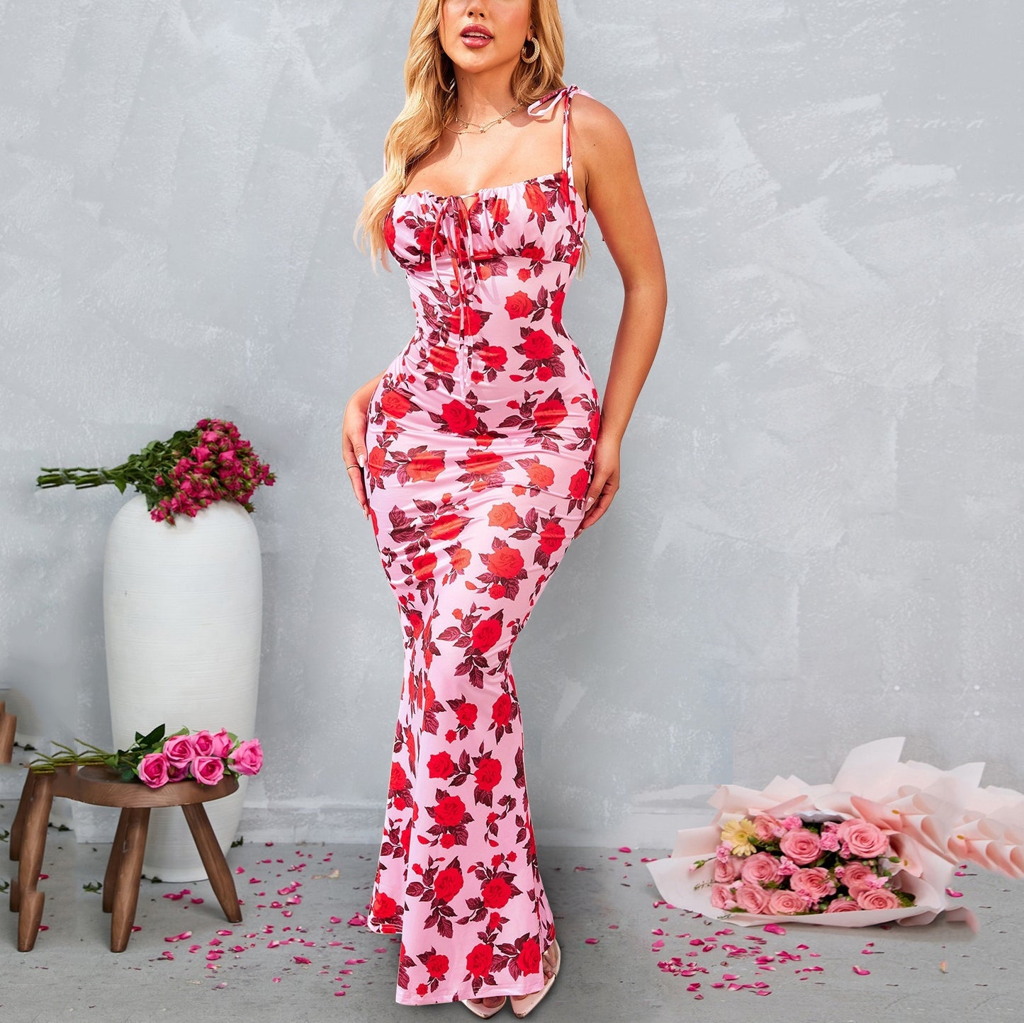 Kesperi –Robe avec Fleurs : Bretelles et Taille Cintrée