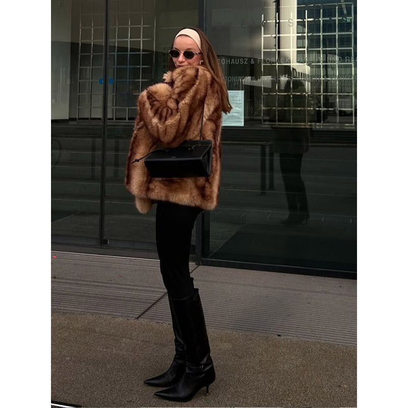 Veste courte en fausse fourrure femme