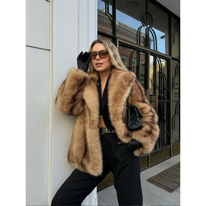Veste courte en fausse fourrure femme