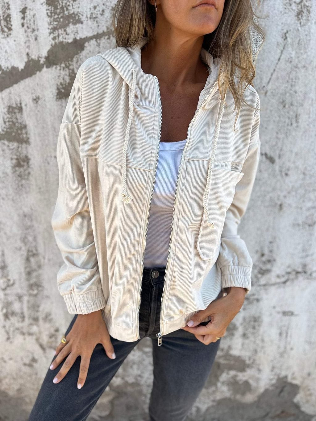 Veste à capuche zippée en velours côtelé avec poches