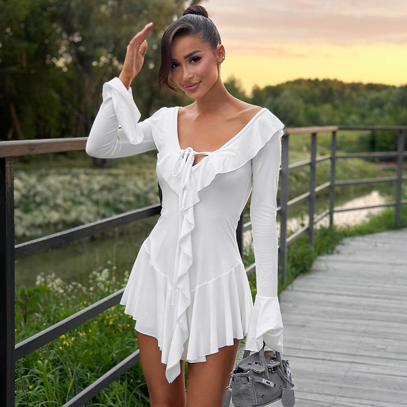 Kesperi –Robe à Col Pointu et Volants