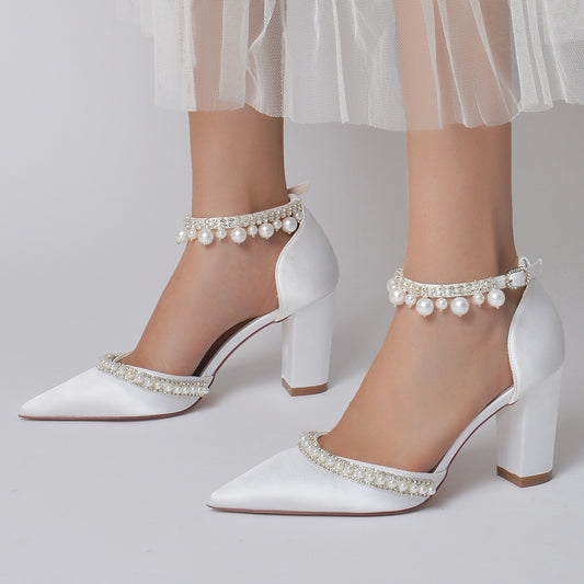 Escarpins à Bout Pointu en Satin avec Chaîne en Cristal